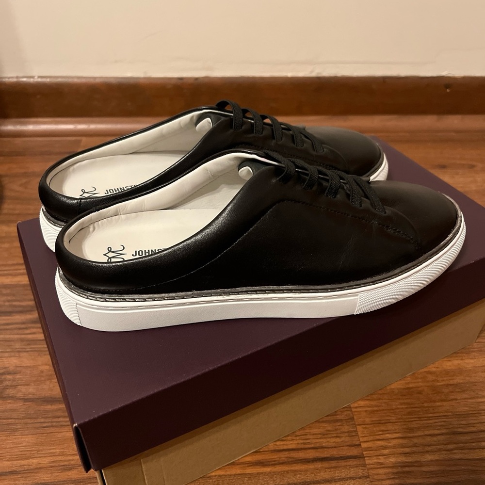 Johnston & Murphy Callie Mule (new - black color)